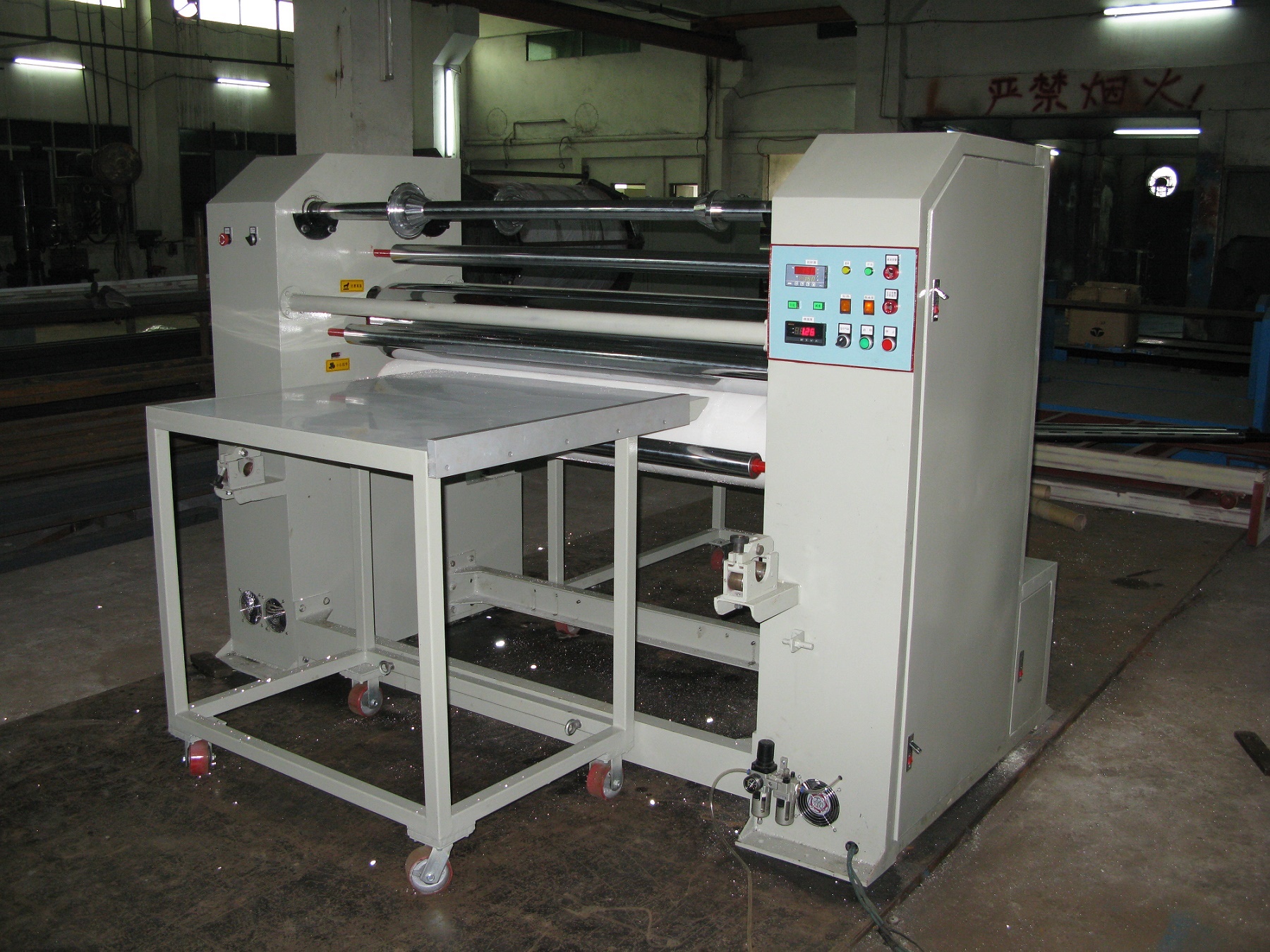 電子行業(yè)導電泡棉、導電布新型熱貼復合
